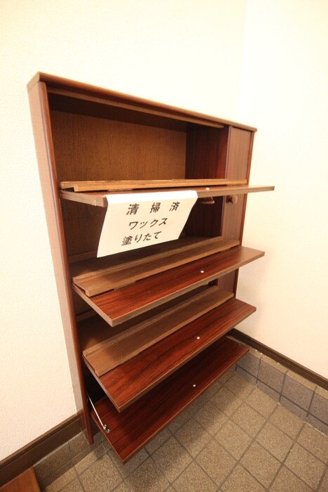 上穂ロイヤルハイツの靴箱
