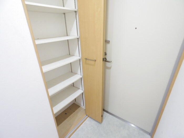 物件内観写真18　(靴箱)