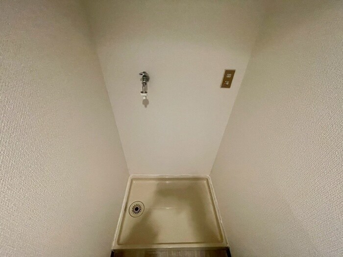 物件内観写真8　(洗濯機置場)