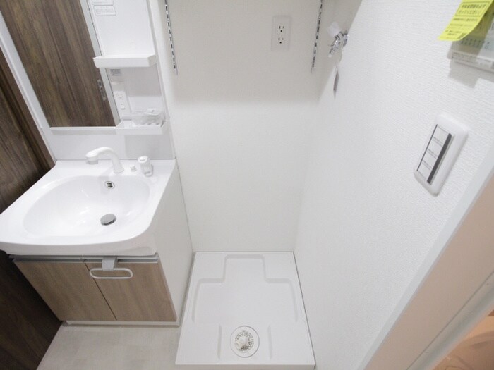 物件内観写真14　(洗濯機置場)