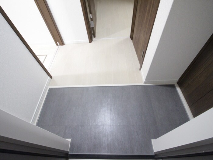 物件内観写真17　(玄関)