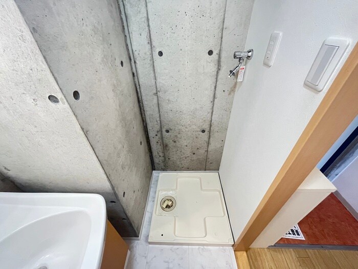 物件内観写真13　(洗濯機置場)