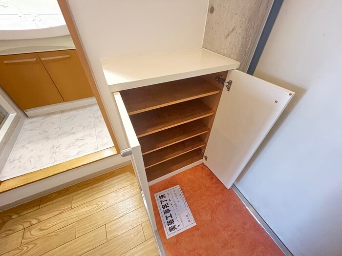 物件内観写真16　(靴箱)