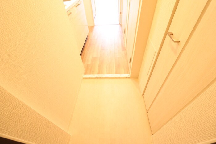 物件内観写真17　(玄関)