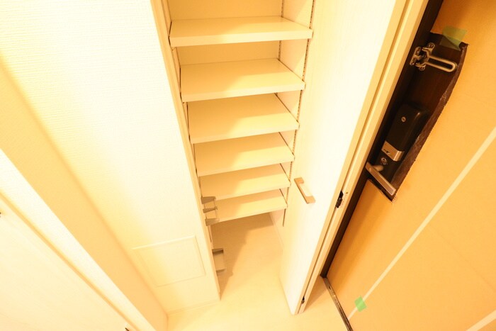 物件内観写真18　(靴箱)
