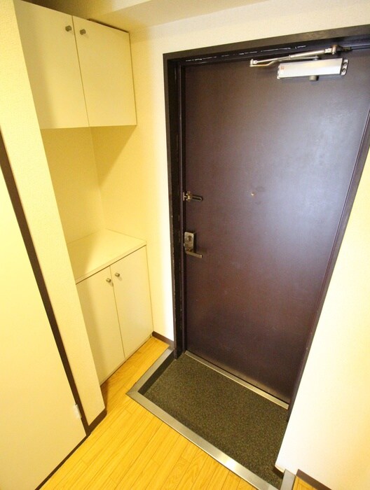 物件内観写真6　(玄関)