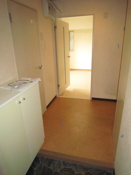 物件内観写真14　(玄関)