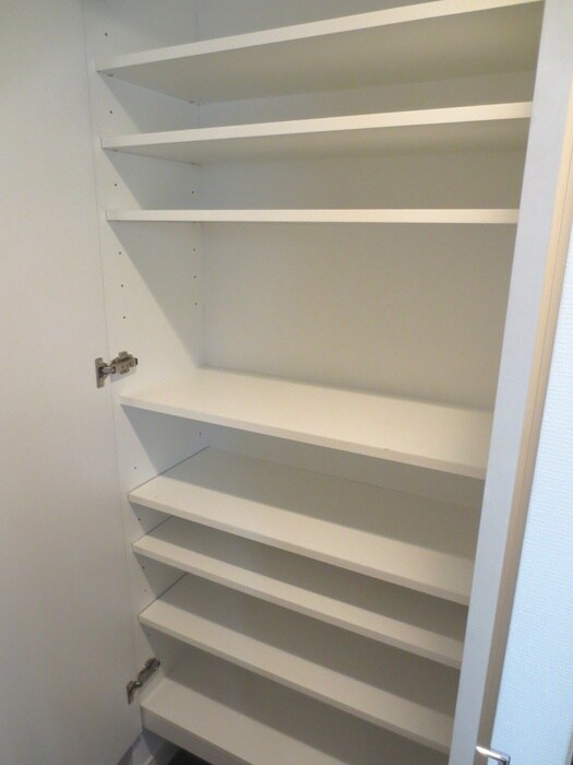 物件内観写真8　(靴箱)