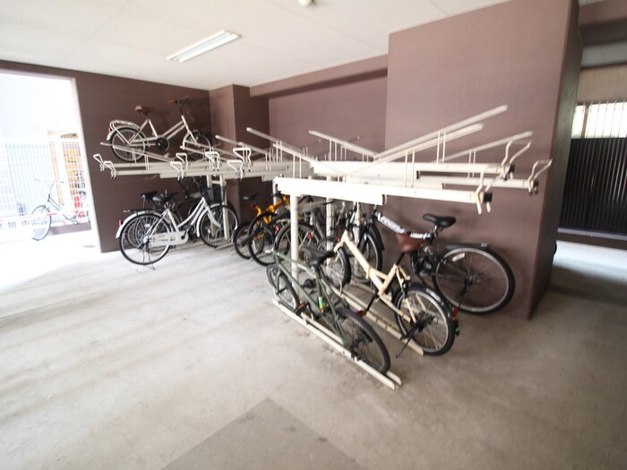 物件外観写真6　(駐輪場)