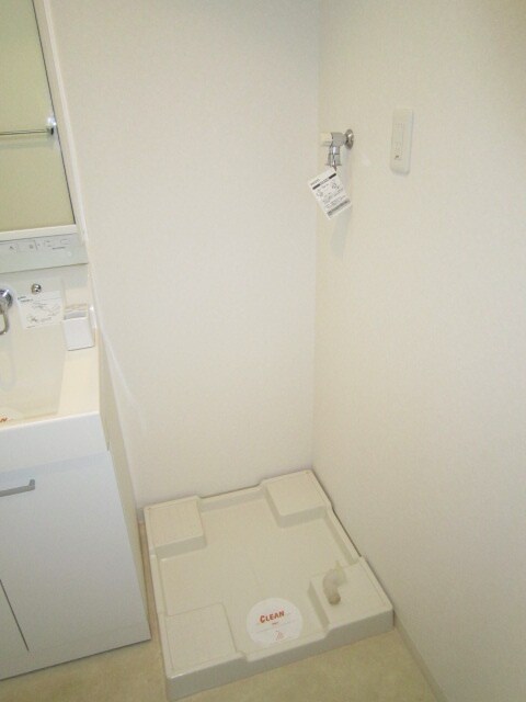 物件内観写真12　(洗濯機置場)