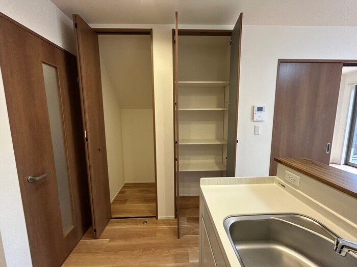 物件内観写真14　(廊下)