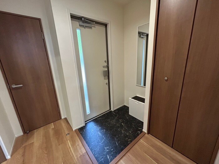 物件内観写真17　(玄関)