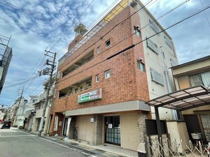 片平マンション外観写真