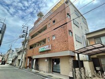 片平マンションの外観写真