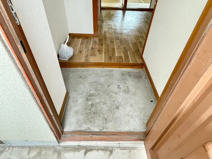 物件内観写真17　(玄関)