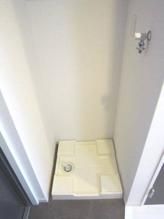 物件内観写真10　(洗濯機置場)