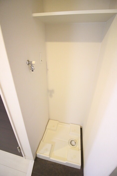 物件内観写真11　(洗濯機置場)