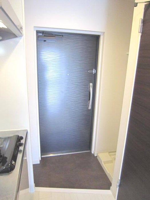 物件内観写真13　(玄関)