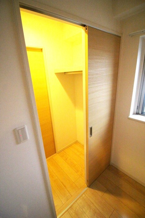 物件内観写真15　(収納)