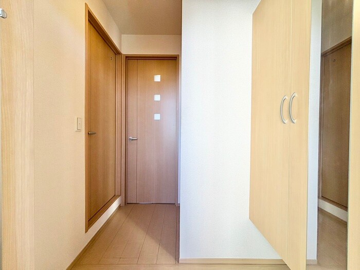 物件内観写真18　(玄関)