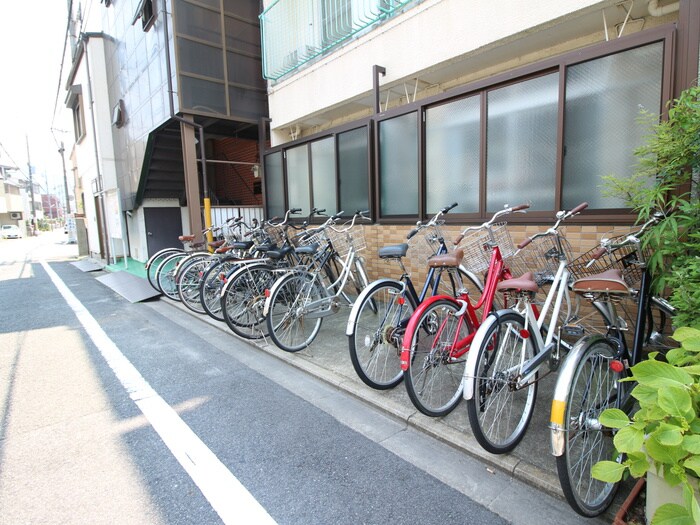 物件外観写真4　(駐輪場)