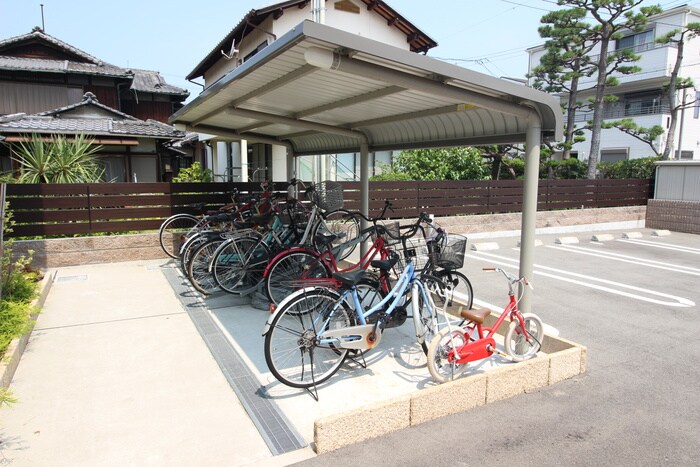 物件外観写真5　(駐輪場)