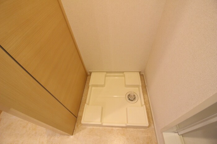 物件内観写真11　(洗濯機置場)