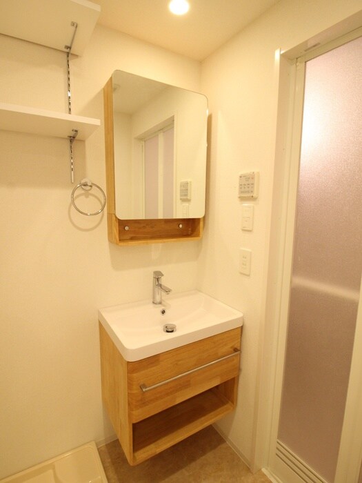 物件内観写真8　(洗面)