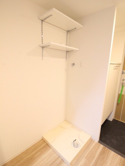 物件内観写真10　(洗濯機置場)