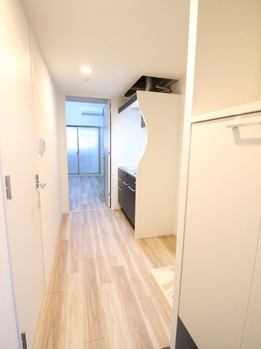 物件内観写真16　(廊下)