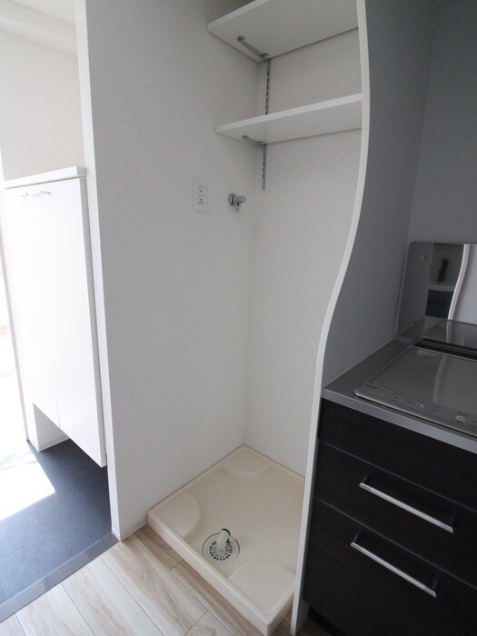 物件内観写真16　(洗濯機置場)