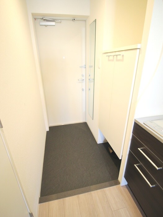 物件内観写真17　(玄関)