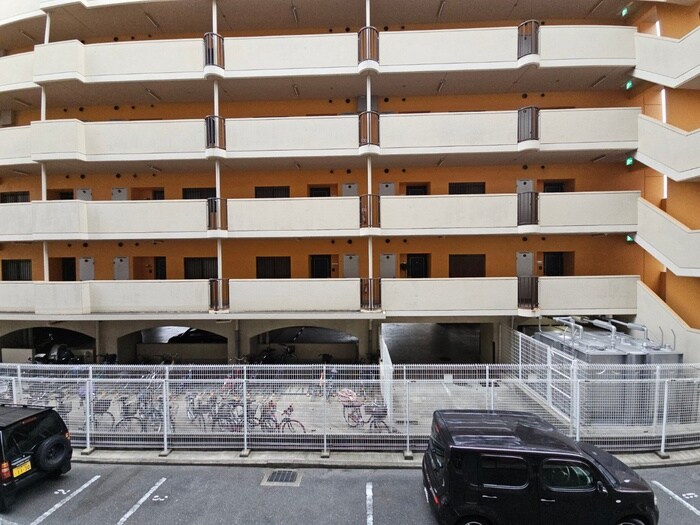 物件内観写真13　(室内からの展望)