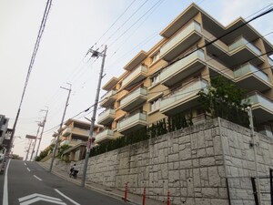 ｸﾚｳﾞｨｱ緑地公園ｻﾞ･ﾚｼﾞﾃﾞﾝｽ(410)外観写真