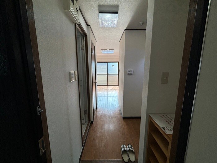 物件内観写真11　(玄関)