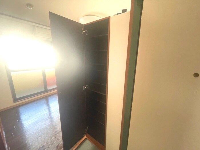 物件内観写真15　(靴箱)