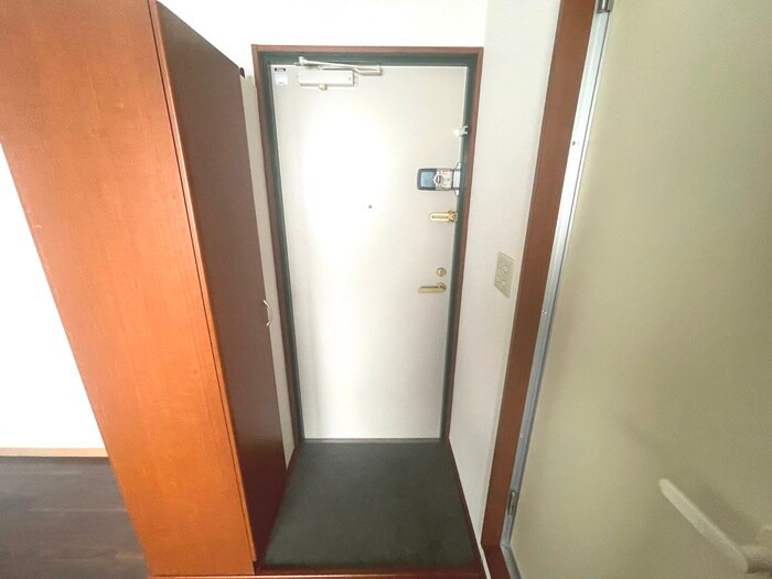 物件内観写真17　(玄関)