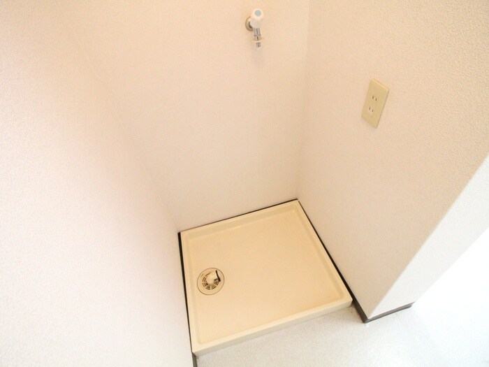 物件内観写真17　(洗濯機置場)