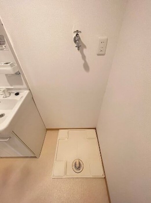 物件内観写真12　(洗濯機置場)