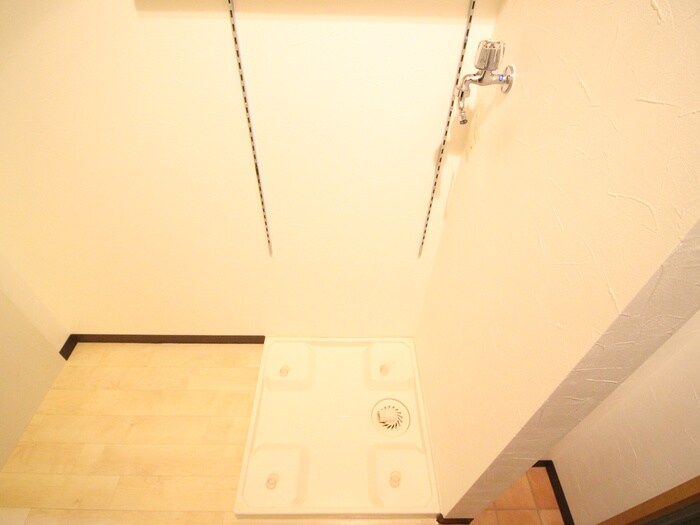 物件内観写真14　(洗濯機置場)