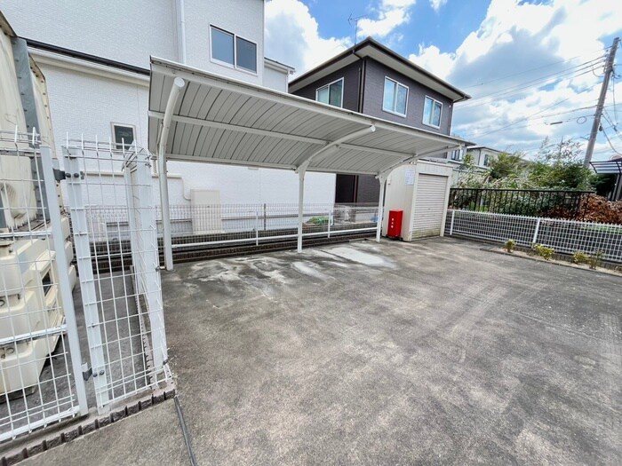 物件外観写真3　(駐輪場)