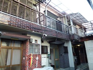 出在家18テラスハウス外観写真