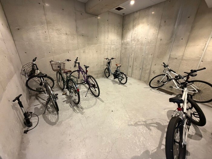 物件外観写真6　(駐輪場)
