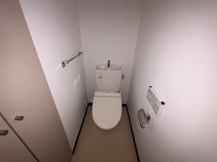 物件内観写真14　(トイレ)