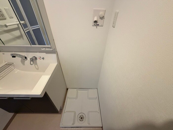 物件内観写真16　(洗濯機置場)