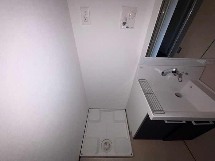 物件内観写真16　(洗濯機置場)