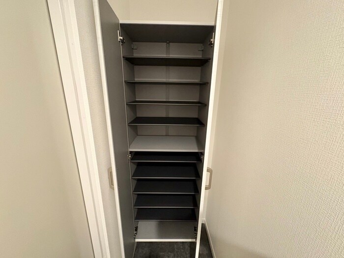 物件内観写真15　(靴箱)