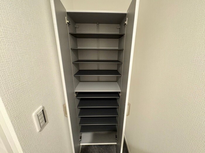 物件内観写真15　(靴箱)
