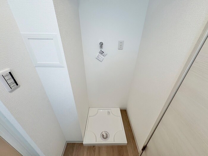 物件内観写真17　(洗濯機置場)