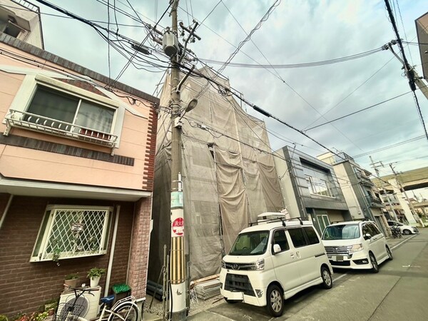 建築中